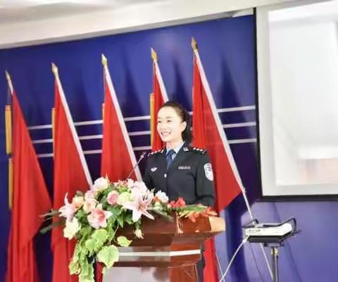 “三八”妇女节： 津城女警展英姿