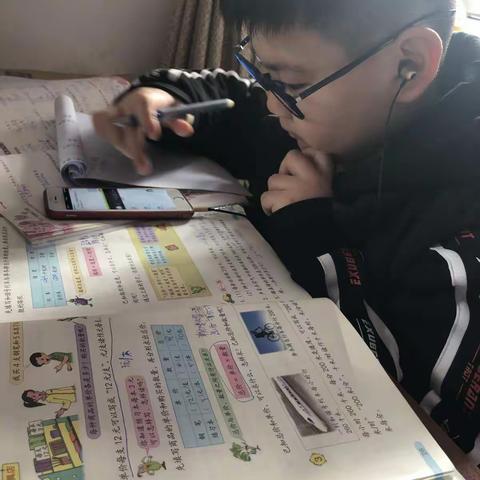 四年级一班  靳雨澍同学