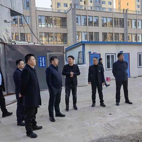 秦苏良市长带队来我中队辖区调研长轴便民市场建设工程情况