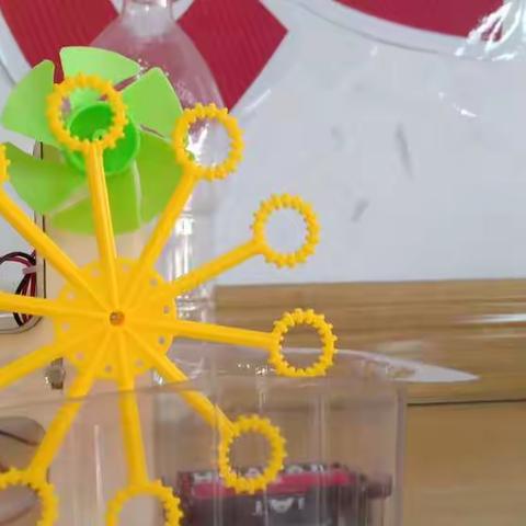 三年一班科技小制作