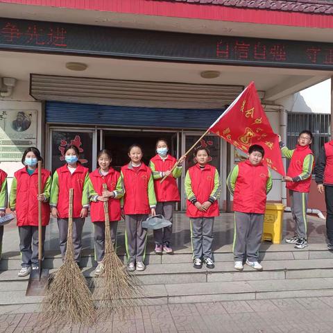 昆仑镇实验小学组织《 学习雷锋精神   继承革命传统》活动