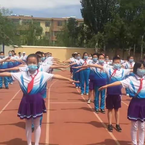 回首抗疫之路，共迎美好明天，——五一路小学五年一中队在校"抗疫"纪实