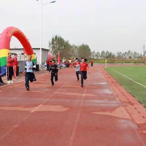 趣味体育 强身健智——于洪区特殊教育学校趣味体育活动