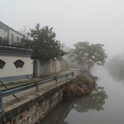 清晨的横塘村