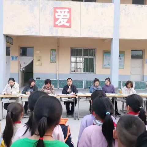 端端正正写字   堂堂正正做人----董封小学十月份写字比赛活动纪实