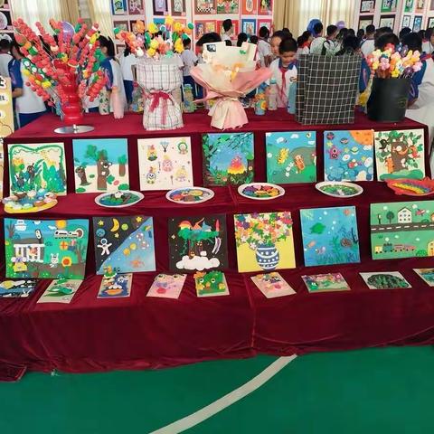 参观书画展览 感受艺术魅力——新东云小学三年级师生走进展览馆