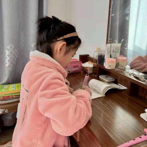 居家的我们——卢龙县第四实验小学三年级