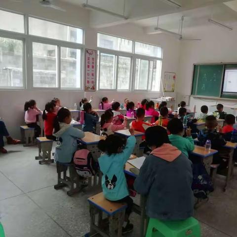 示范引领绽放精彩——语文组骨干教师示范课教研