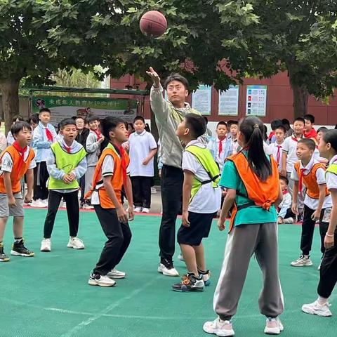 【未央教育  新光教学】双减落地  “蓝”上拼搏——新光小学体育月四年级篮球联赛（第五场）