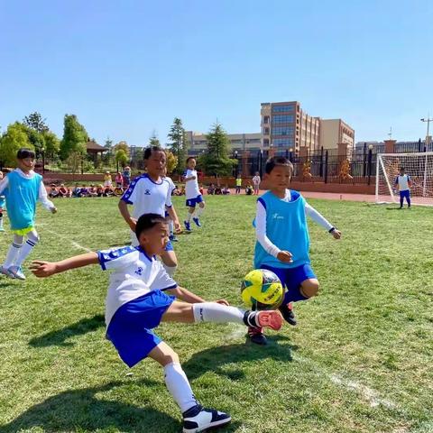 足球健儿展风采   绿茵场上赛拼搏——南站小学空港分校开展第一届“校长杯”校园班级足球联赛