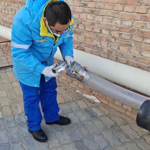 奇台片区东湾加油站强化设备维护保养确保春季安全运营