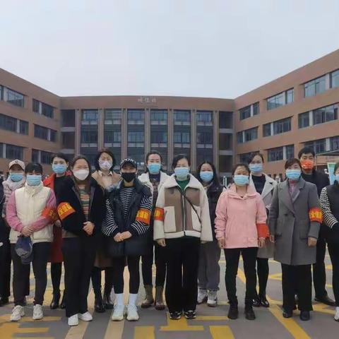 龙潭实验学校---216家长执勤日志