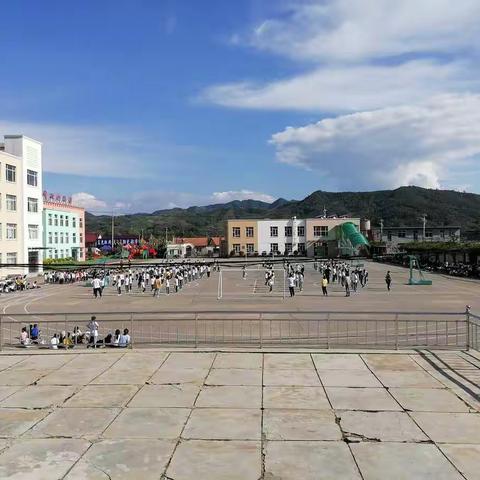 阳光体育，健康成长