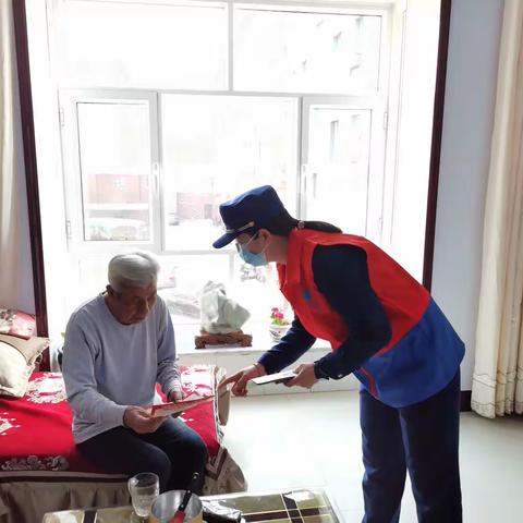 敲门入户进家庭 消防宣传零距离