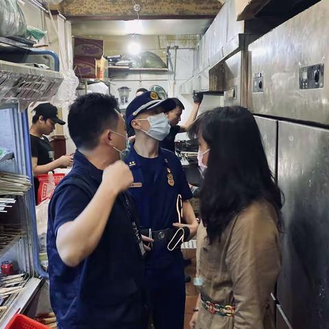 罗湖消防救援站开展消防安全专项夜查行动