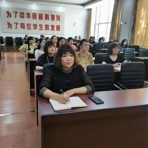 丹青素锦扬风采，育人挖潜练内功 --乘新小学教师能力素质提升活动