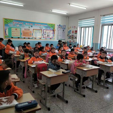 我有一双灵巧手之福伦小学一年七班我是劳动小能手