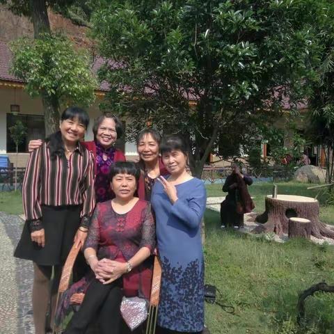 亲爱的陈楚湘同学：我们祝你生日快乐！福如东海、寿比南山！