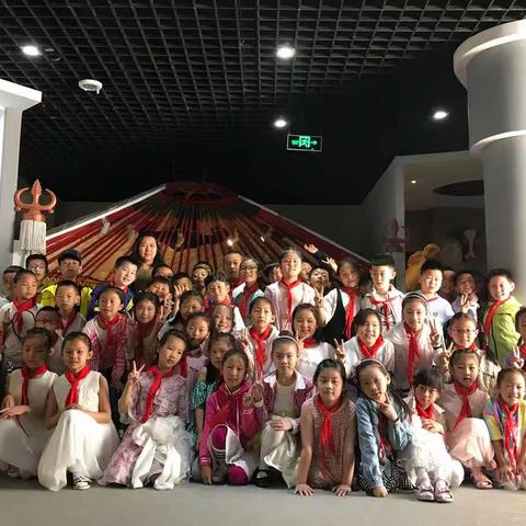 童心飞扬庆六一   欢歌笑语满校园                      二六阳光动感中队——庆六一主题活动