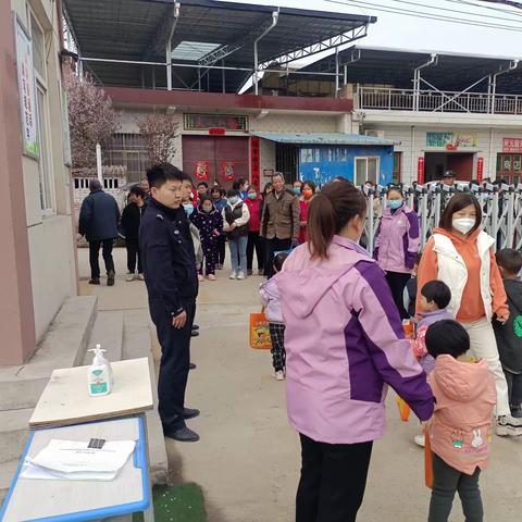 平安守护·耿镇派出所积极开展“护学岗”工作