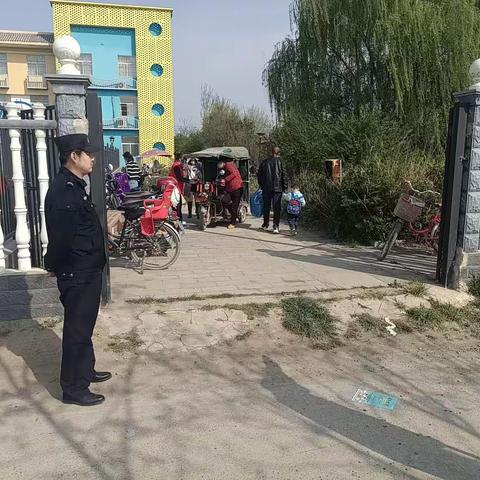 耿镇派出所积极开展“护学岗”工作