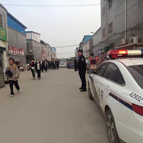 耿镇派出所积极开展“护学岗”工作