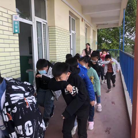 阳城小学安全教育--消防演练，防患未然