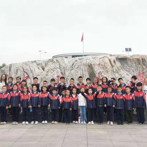 走进大学校园 憧憬未来梦想