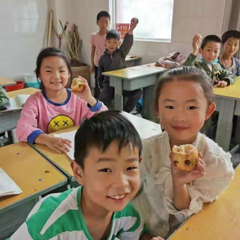 每天告诉自己一次，我真的很不错。二四班，加油！