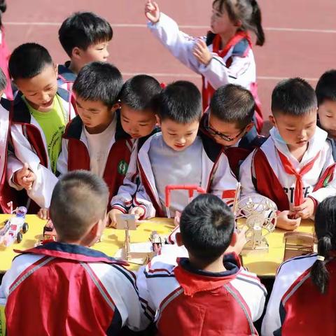 科技引领未来  创新改变世界—吉首市第八小学第十三届校园科技节
