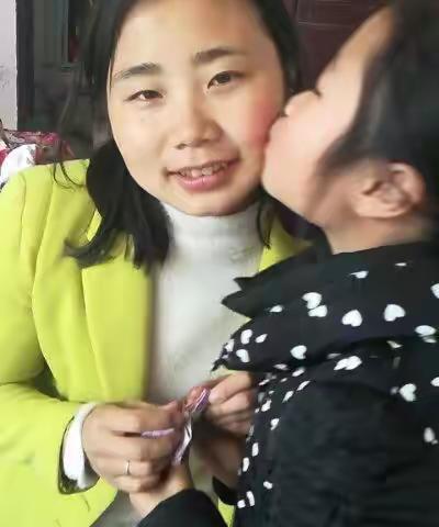 感恩有你——-迎新小学庆国际“三八”妇女节活动