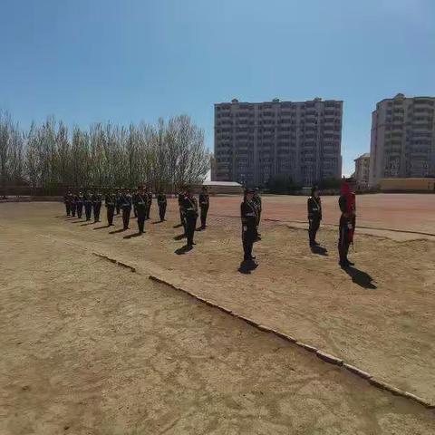 平洋镇中心学校“温馨五月～红心向党、感恩母亲”主题升旗仪式