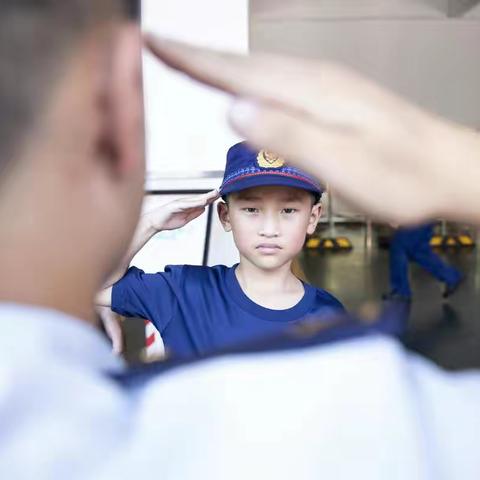 培养爱国的"潜意识"