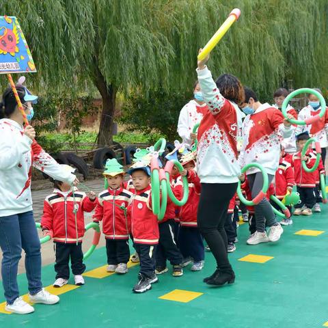 七彩阳光幼儿园运动会（小班）