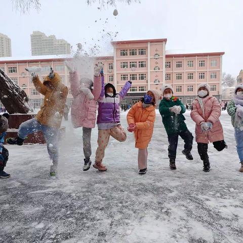 永红小学开展“冰雪趣 家乡美”主题书画展活动