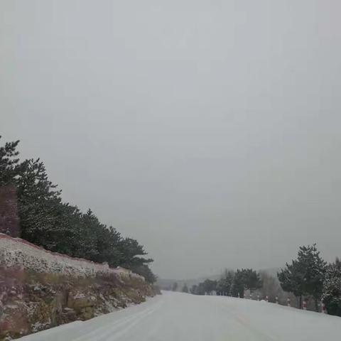 雪山行 扶贫路