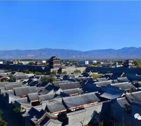 长征小学四（7）班学生相约古城。