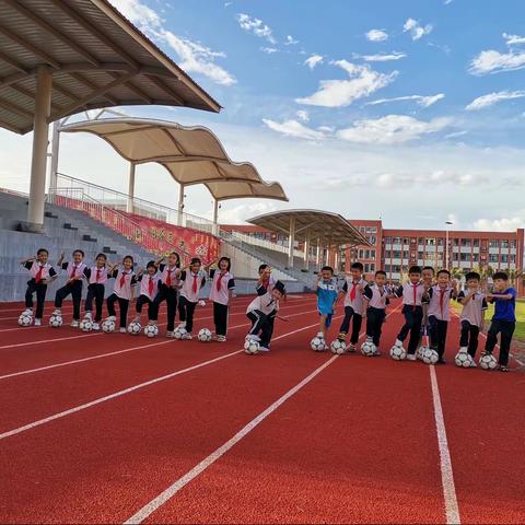 驰骋绿茵，逐梦球场——首都师范大学附属乐东第一小学课后服务之足球篇