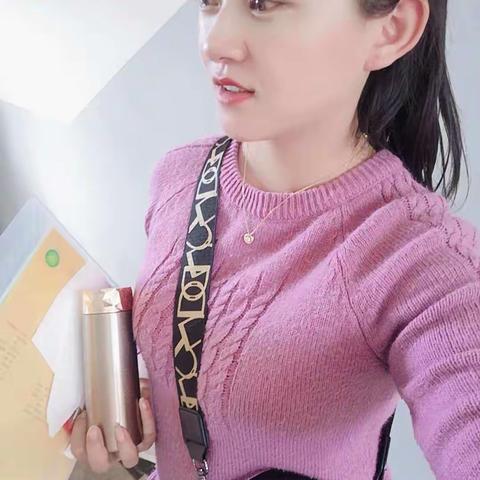 生活步步是坎，我却也在不知不觉中熬过了很多，加油，要相信难熬的日子终会过去！