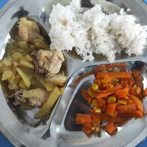 国熙英才幼儿园教师陪餐记录