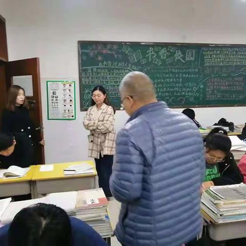 22级2级部举行“第十一届读书节”板报评比活动