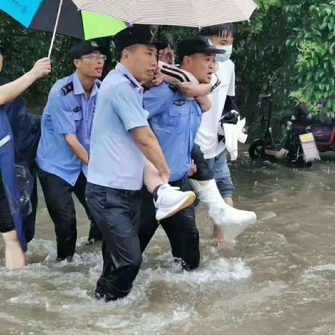 齐心筑梦   砥砺前行， 2020年官湖镇学子雨中赴考