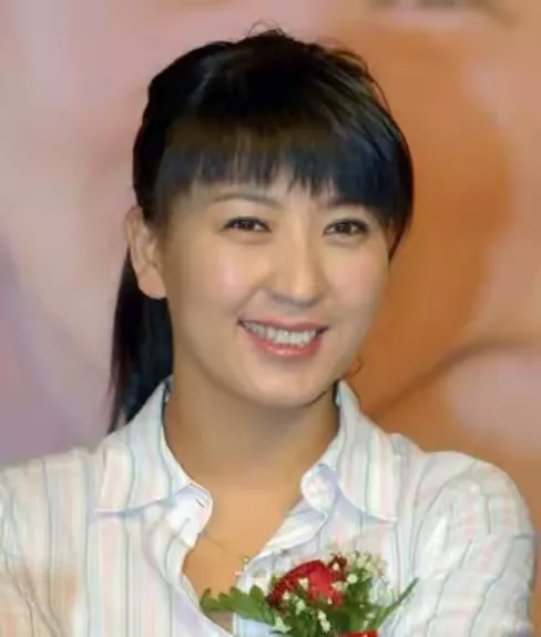 闫学晶演唱二人转《红月娥做梦》