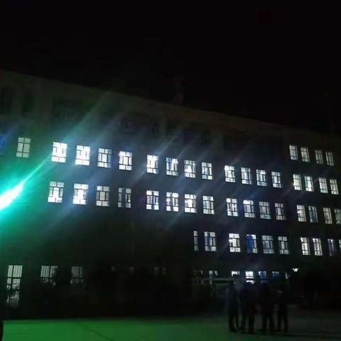 向喀什一线工作者们致敬！