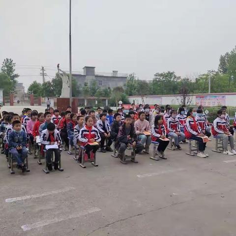 胡店学校期中表彰活动