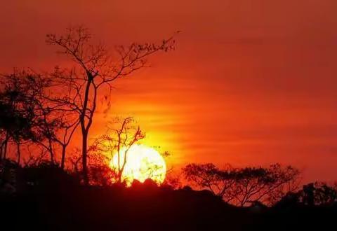 凤城晨曦映晓霞