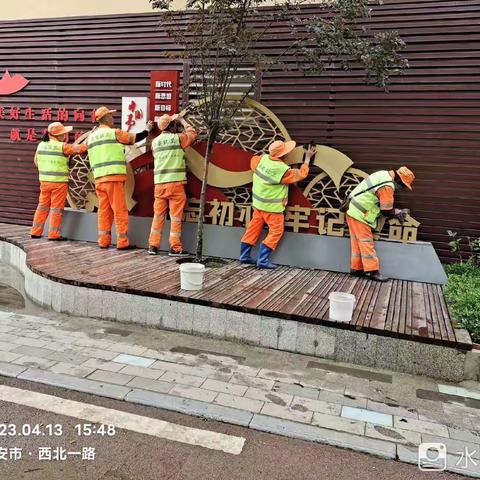 积极开展雨后“大擦洗  大冲洗”工作  确保辖区无淤泥无扬尘污染