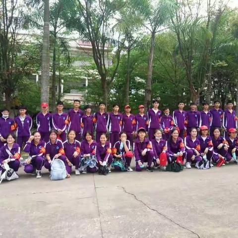 向雷锋同志学习，让爱走进福利院