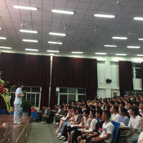 常人医〝骑车天使〞团队送急救知识进校园