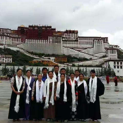 ལྷ་སར་མཇལ་སྐོར་དུ་ཕྱིན་པ།